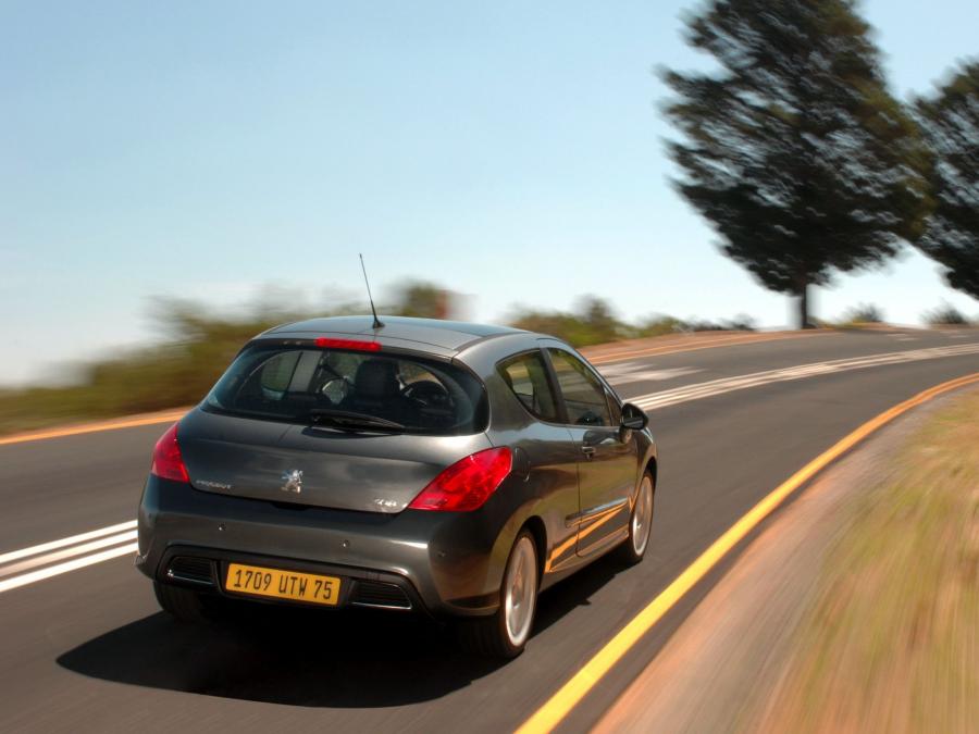  Peugeot 308 3-Door 2008 года  (фото 5 из 10)